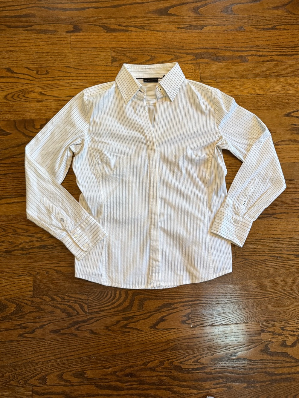 New York & Co White/Black Striped Stretch Button-Up Collared Women’s Shirt L